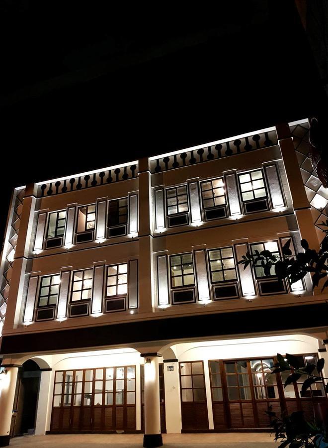 Phoenix Hostel Kota Hualien Bagian luar foto